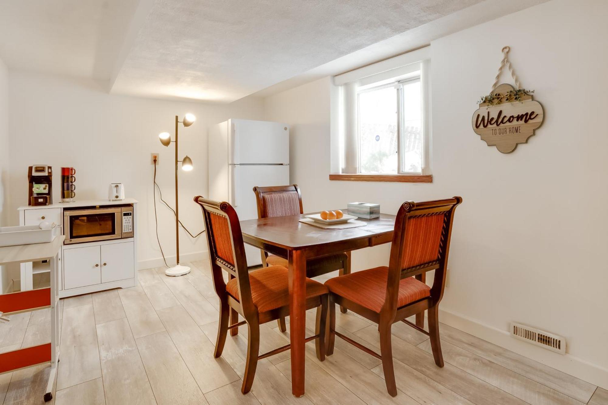 Apartment Pet-friendly Near Shops And Dining!