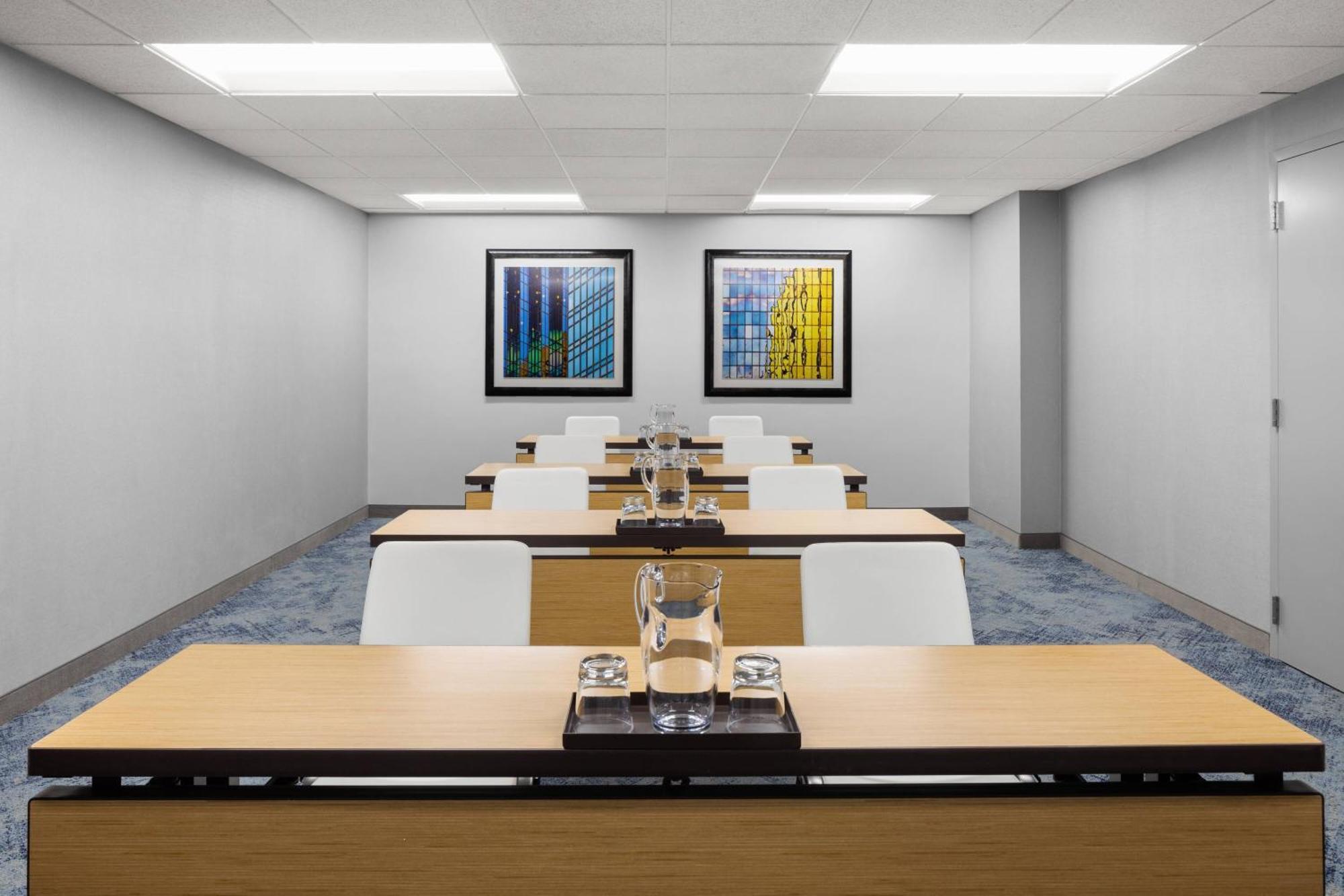 Courtyard By Marriott Downtown Hotel 3*
