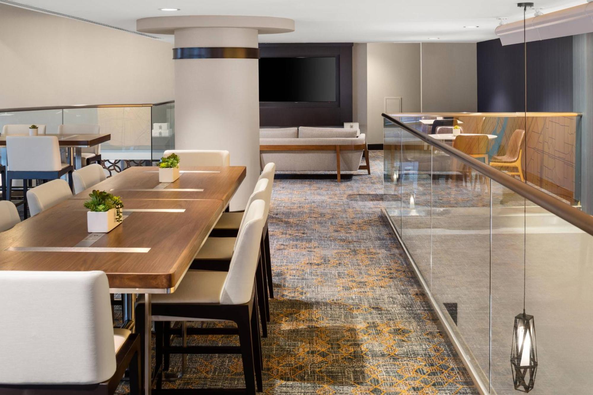 Courtyard By Marriott Downtown Hotel Minneapolis