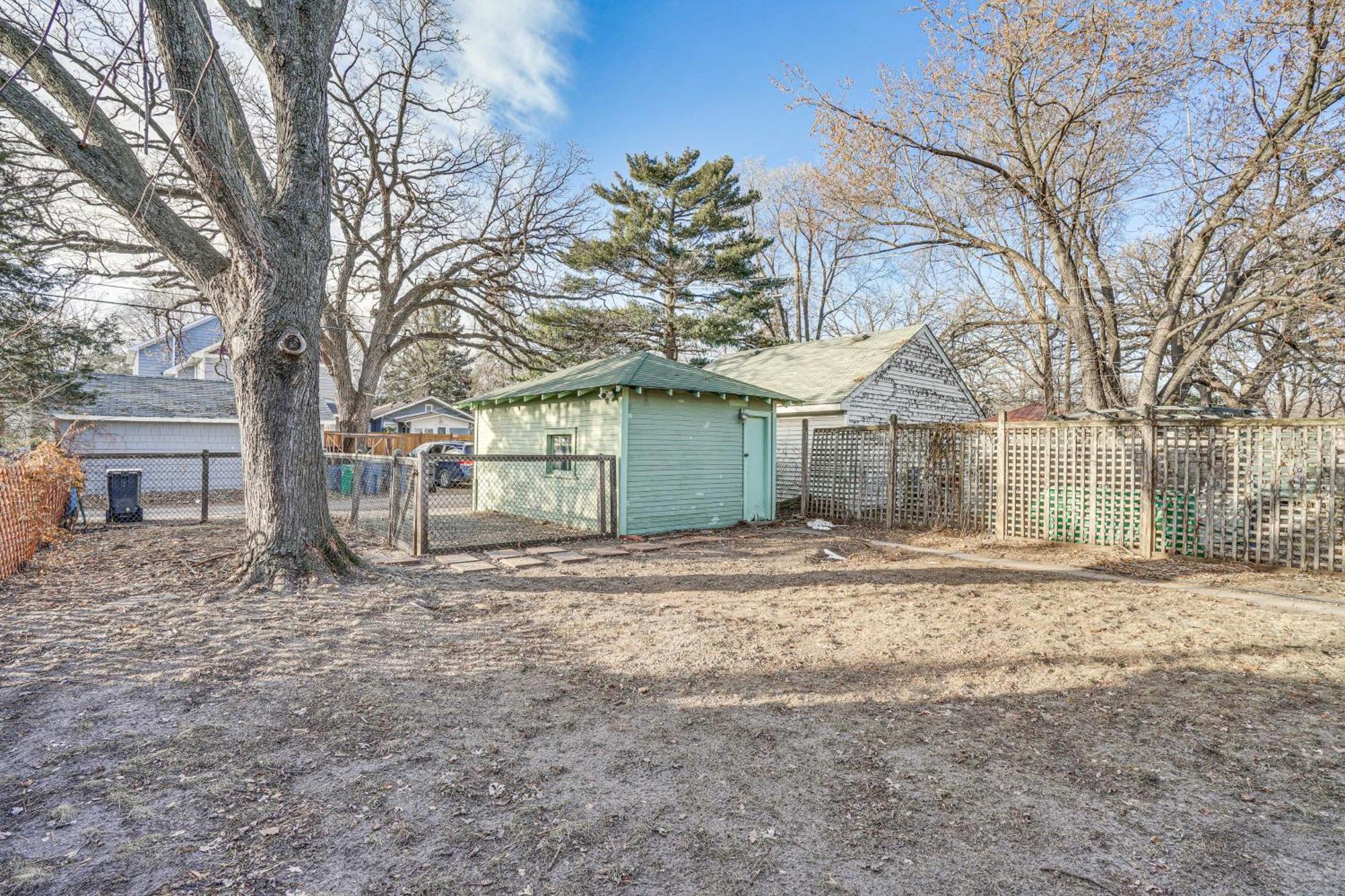 Holiday home Walk To And Nokomis Home! *