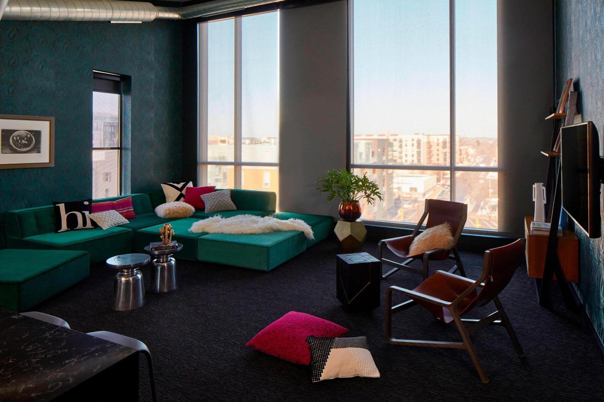 Hotel Moxy Uptown Minneapolis
