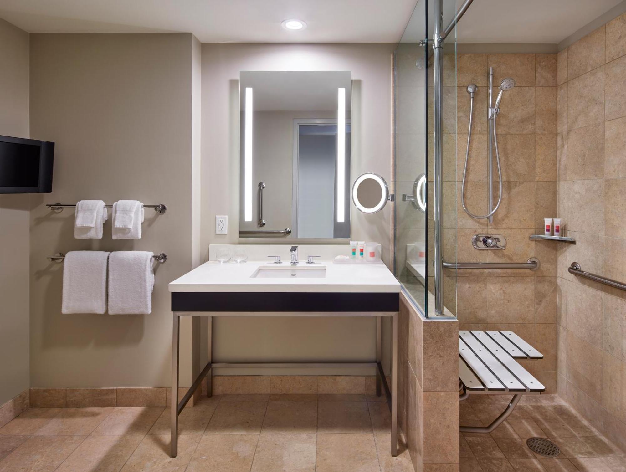 The Lofton Minneapolis, Tapestry Collection By Hilton Hotel 4*