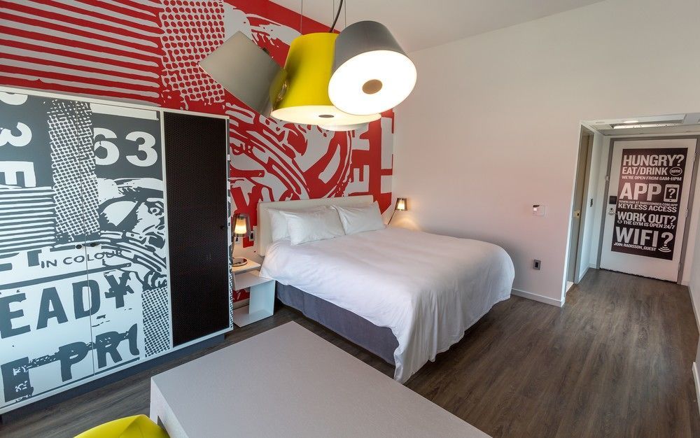 Radisson Red Downtown Hotel