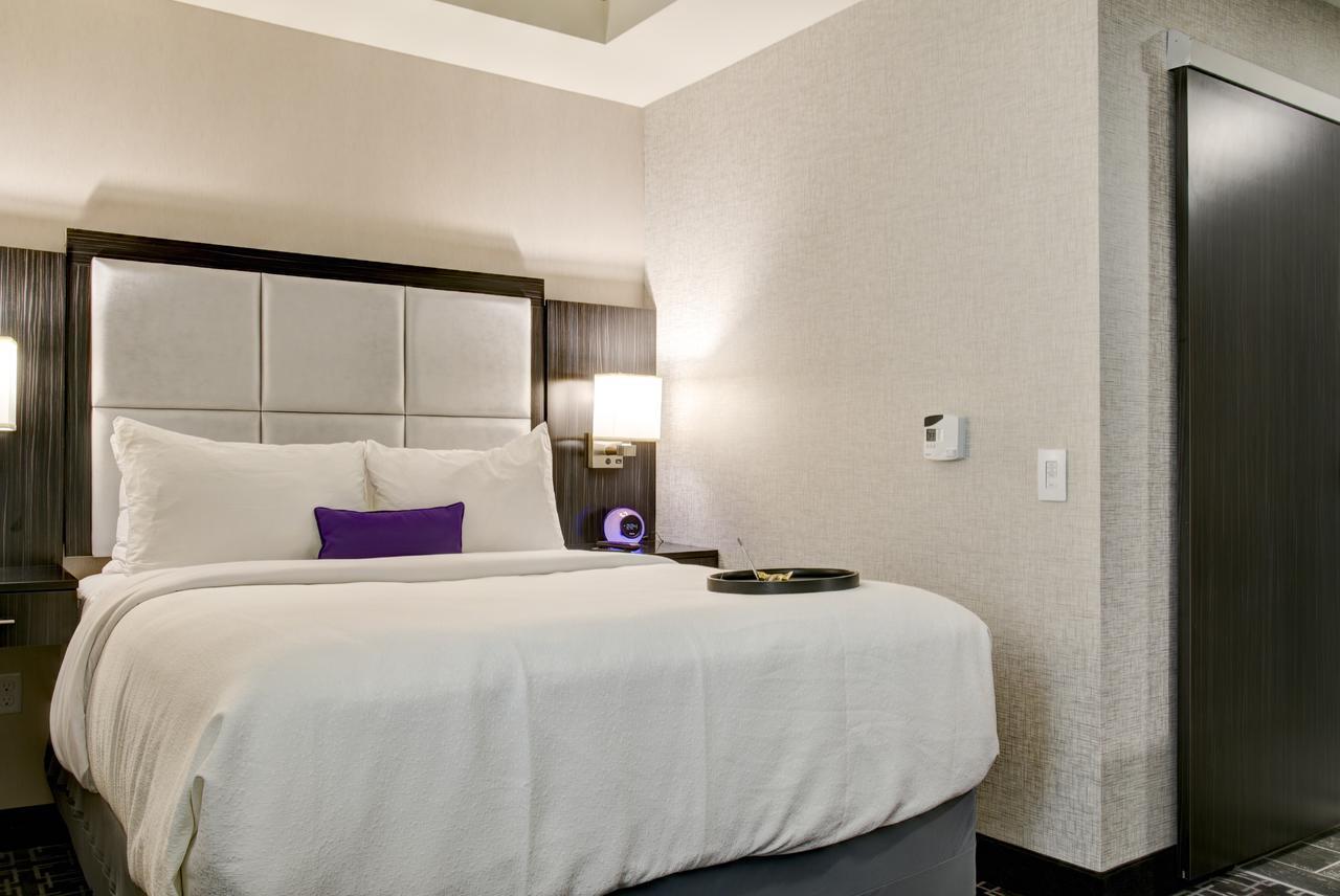 Luminn Minneapolis, Ascend Collection
