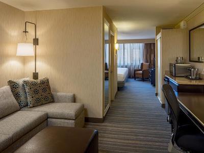 Doubletree By Hilton Downtown Hotel 4*