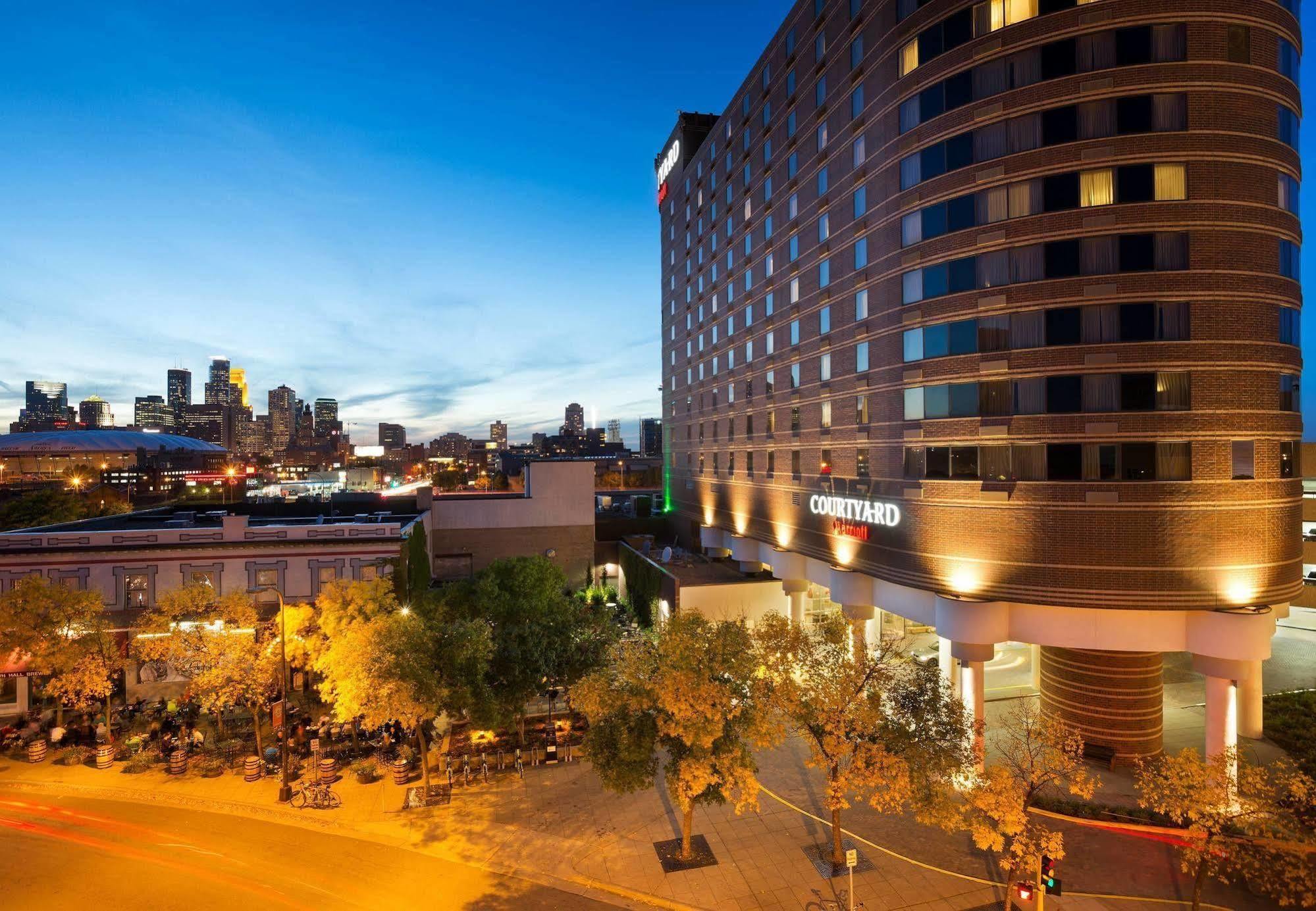 Courtyard By Marriott Downtown Hotel 3*