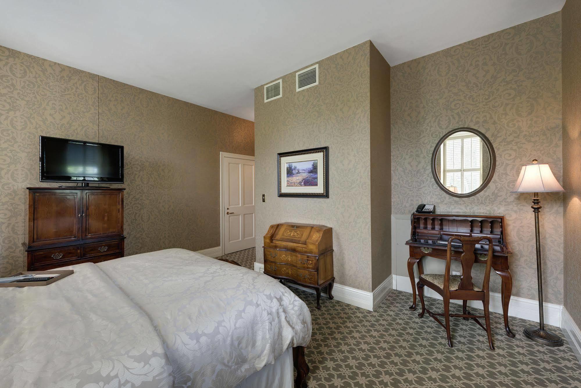 Hotel Nicollet Island