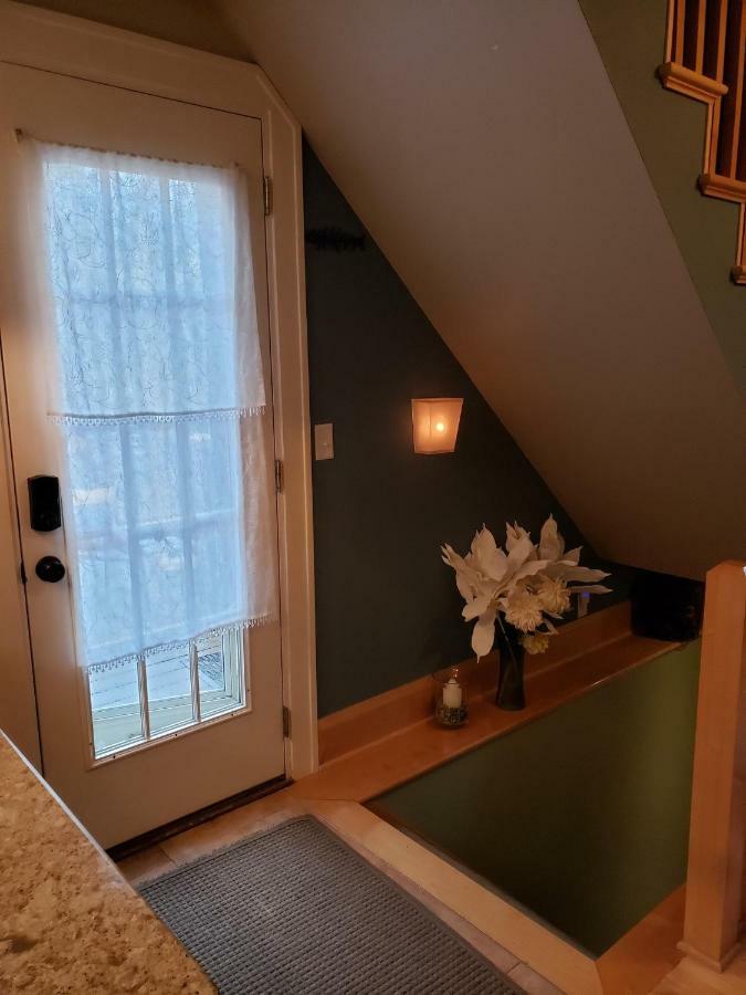 Private And Bath In Charming Bed & Breakfast *