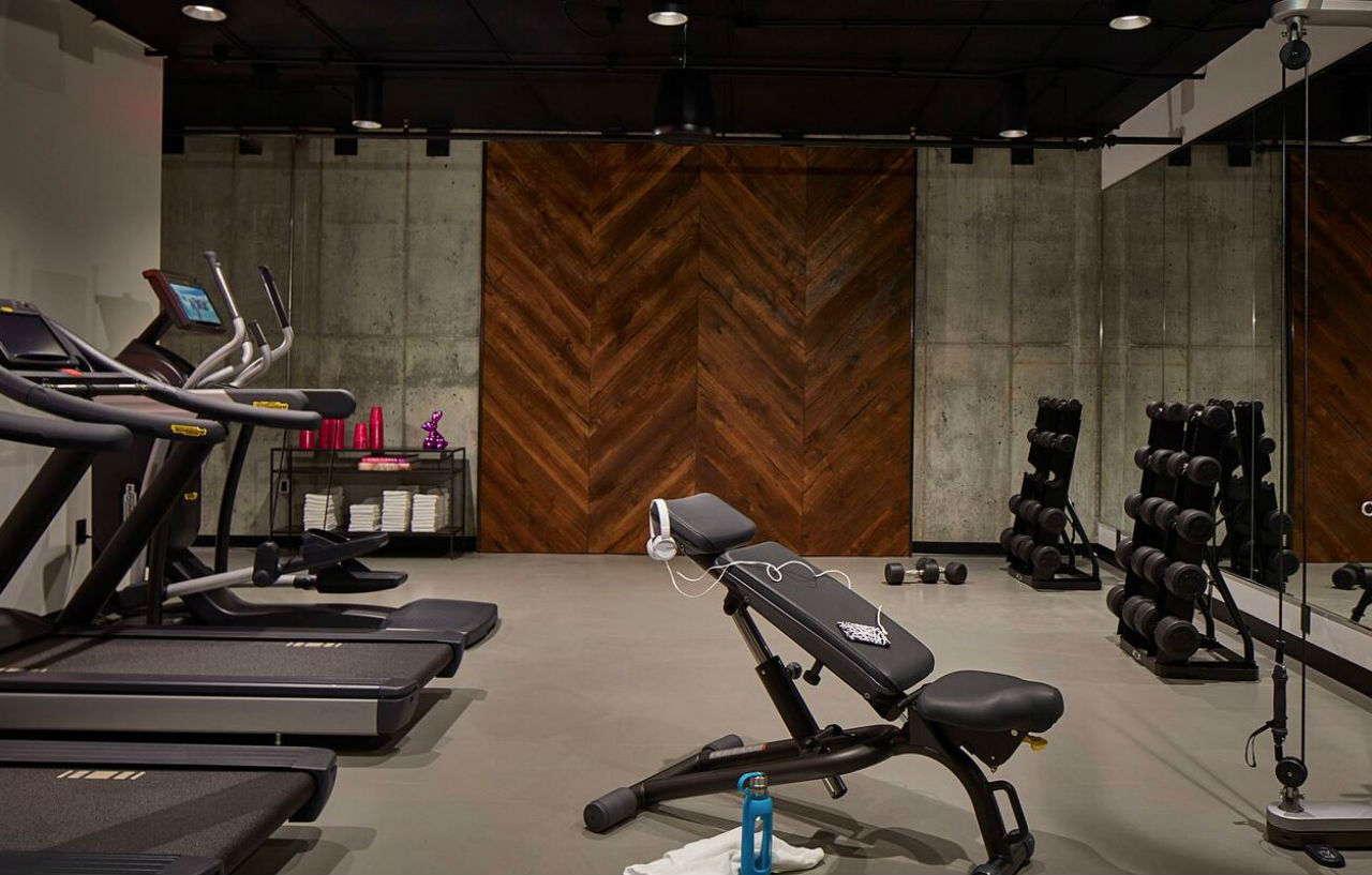 Moxy Uptown Hotel 2*